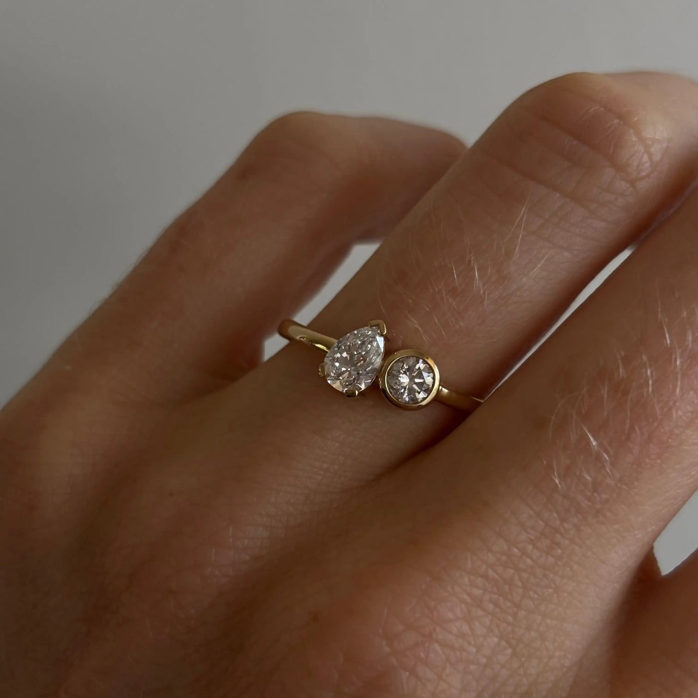 0.51ct Pear & 0.22ct Round Diamond Toi et Moi