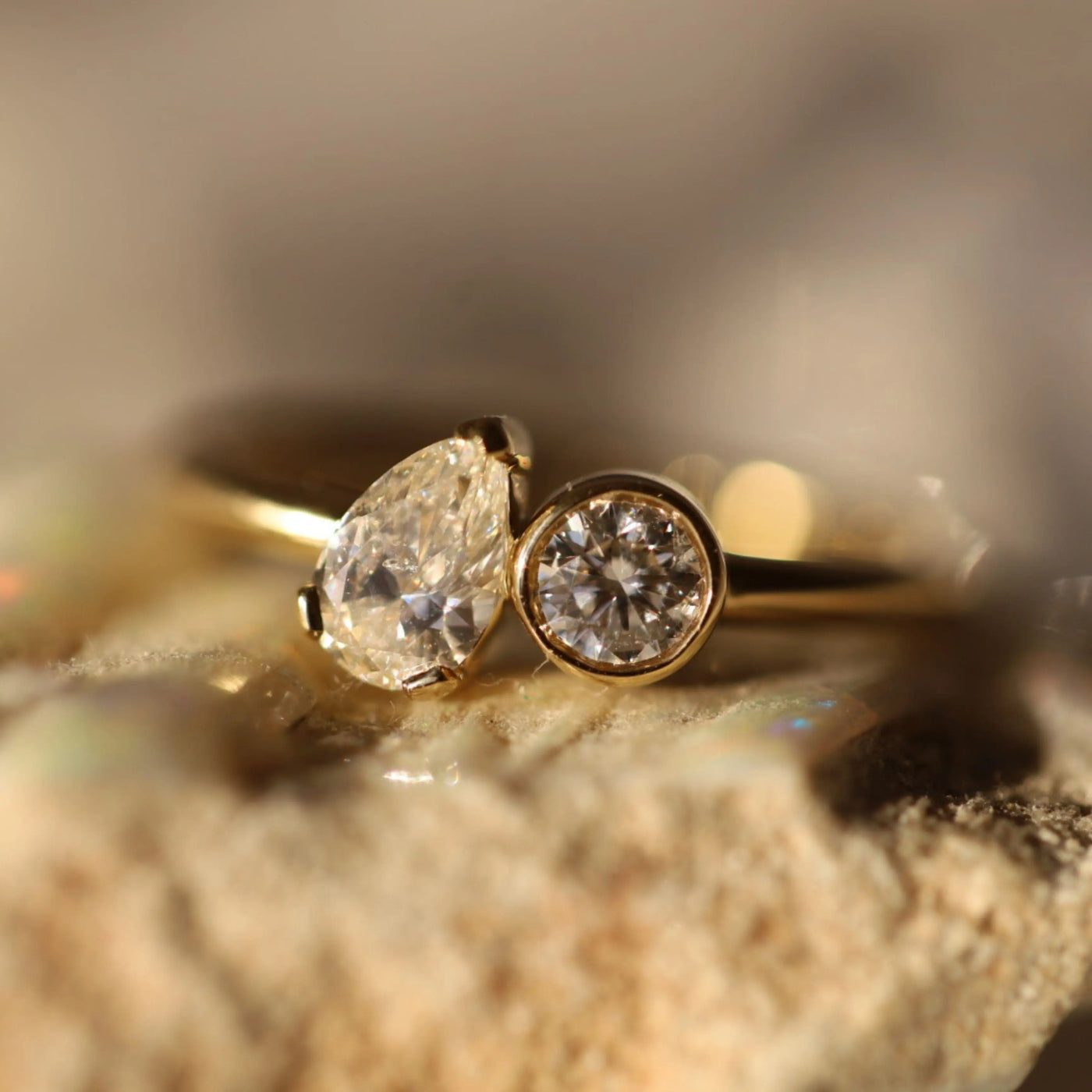 0.51ct Pear & 0.22ct Round Diamond Toi et Moi