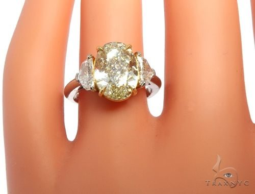 Oval Diamond Engagement Ring 64521