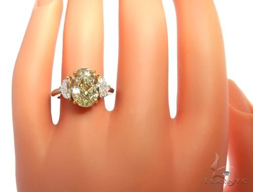 Oval Diamond Engagement Ring 64521