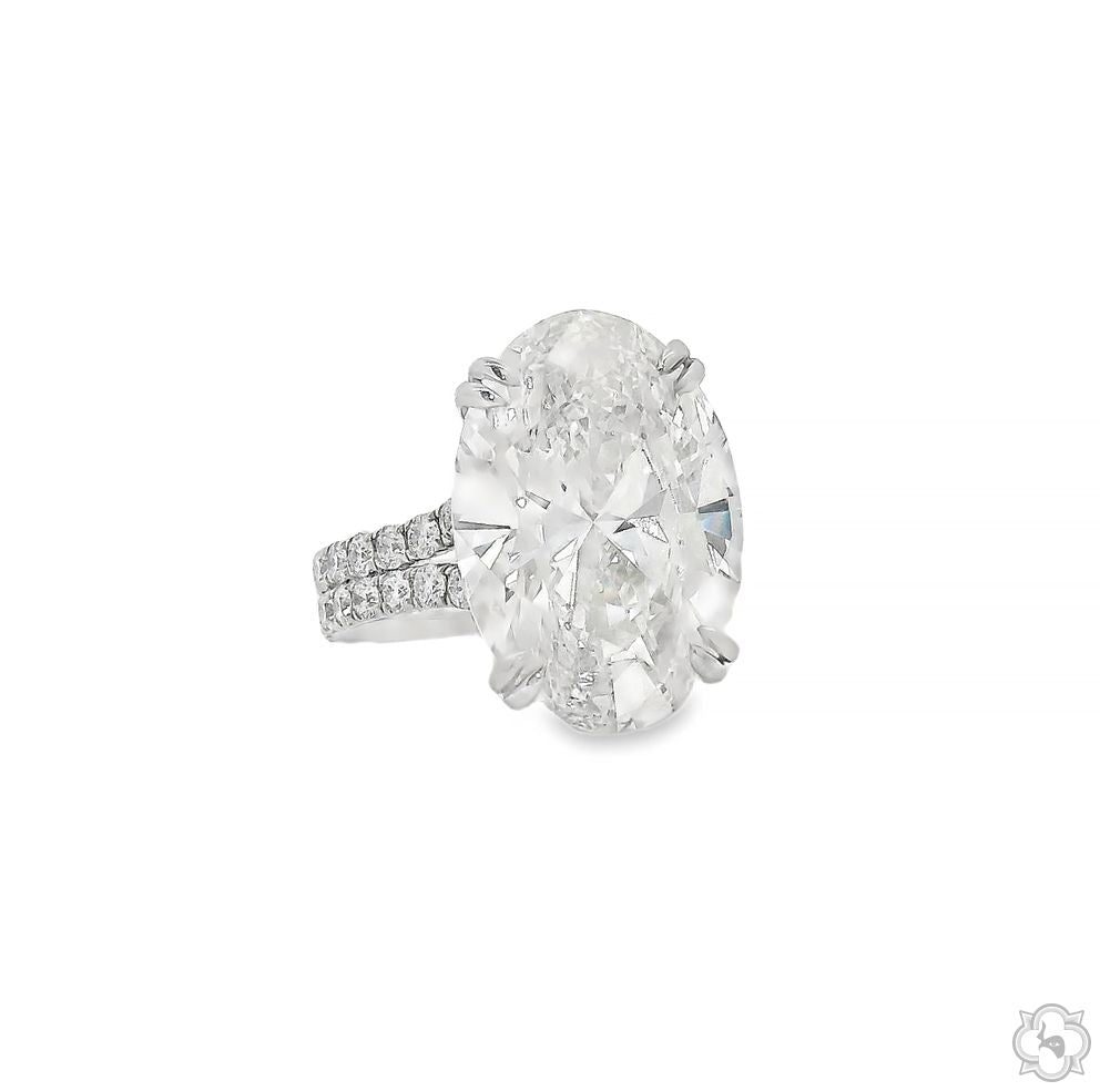 Oval Diamond Engagement Ring 70522