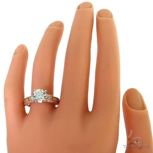 Round Cut Diamond Engagement Ring 68659
