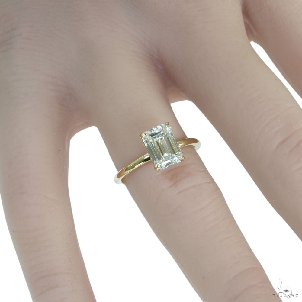 Solitaire Emerald Diamond Engagement Ring (S) 70114