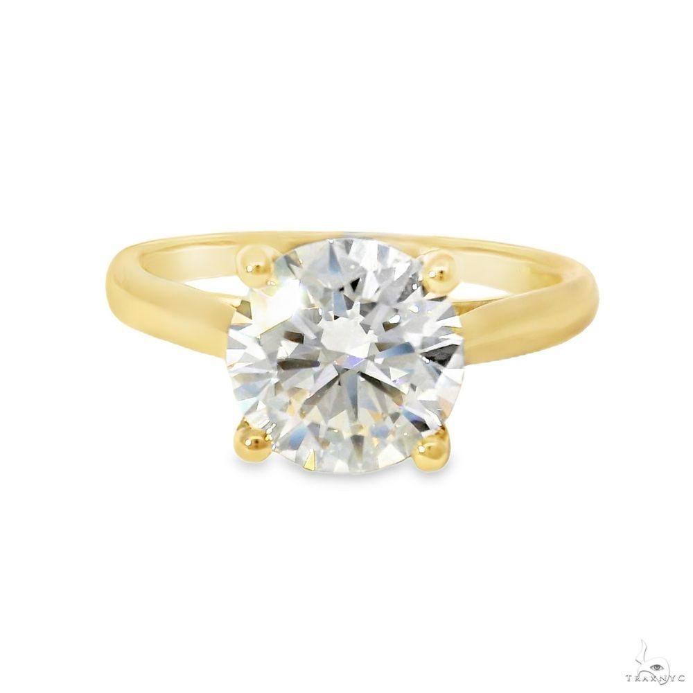 Solitaire Round Brilliant Diamond Engagement Ring 70118