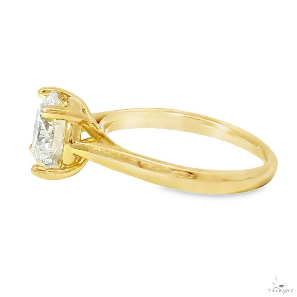 Solitaire Round Brilliant Diamond Engagement Ring 70118