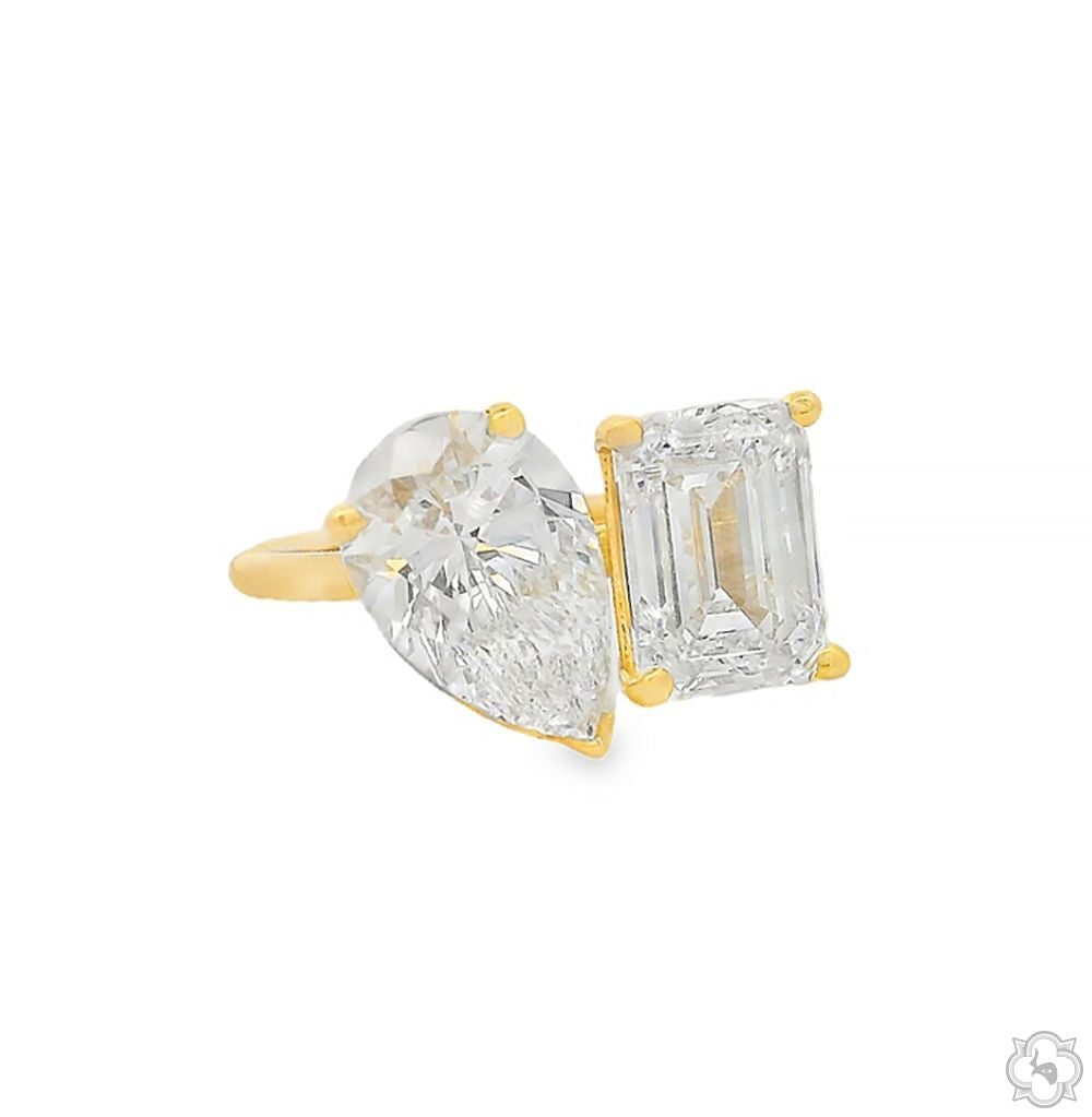 The Toi et Moi Emerald and Pear Engagement Ring 70476